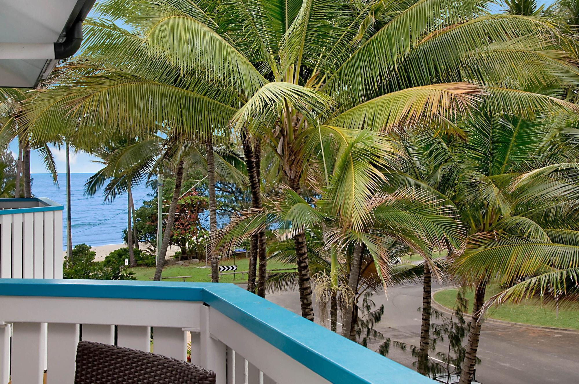 By The Sea Port Douglas Luaran gambar