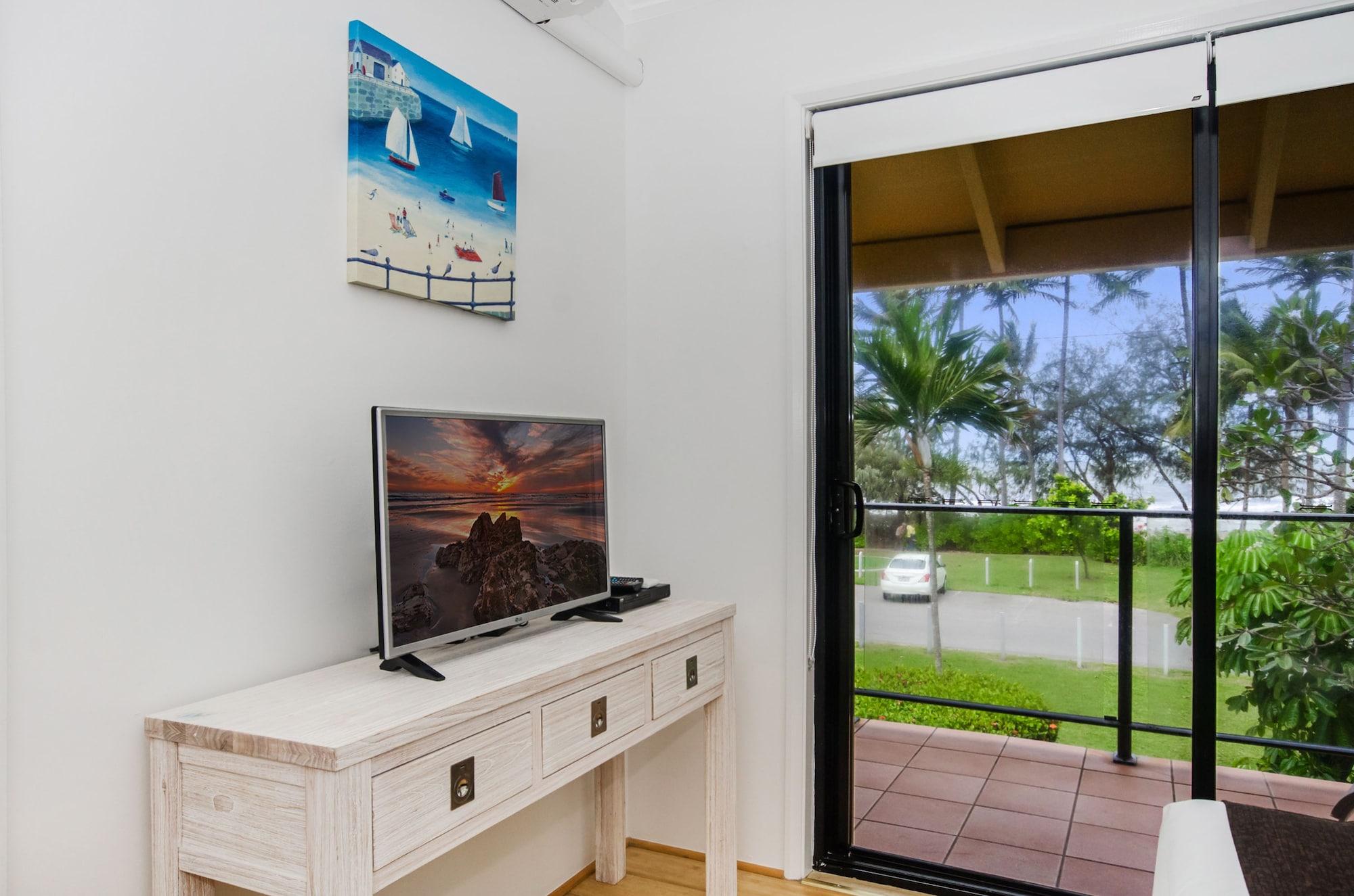 By The Sea Port Douglas Luaran gambar